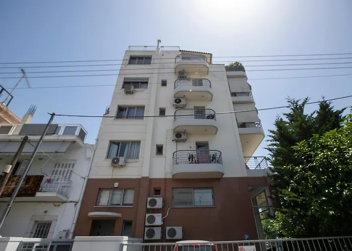 Sunny & Cosy Apt With Balcony In Peristeri!