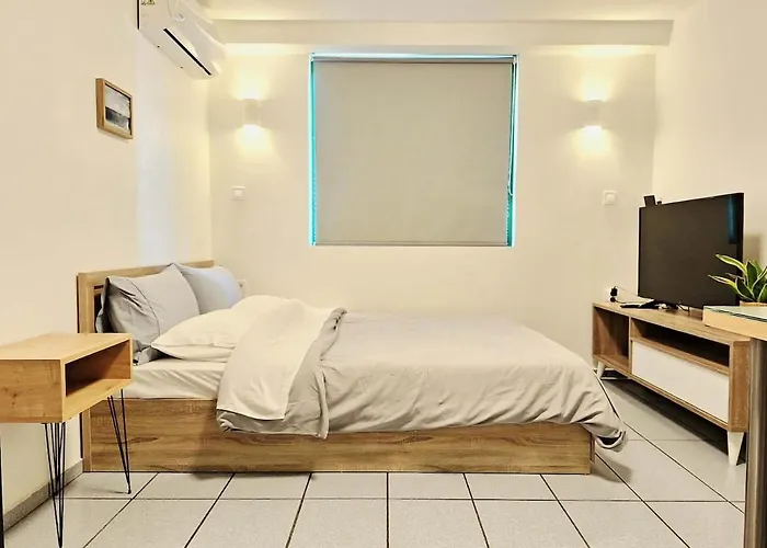 Studio, Exarcheia